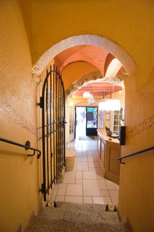 Le Vieux Chateau Aiguines Ngoại thất bức ảnh